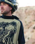 Kurt Sorge at Rampage wearing size Medium.